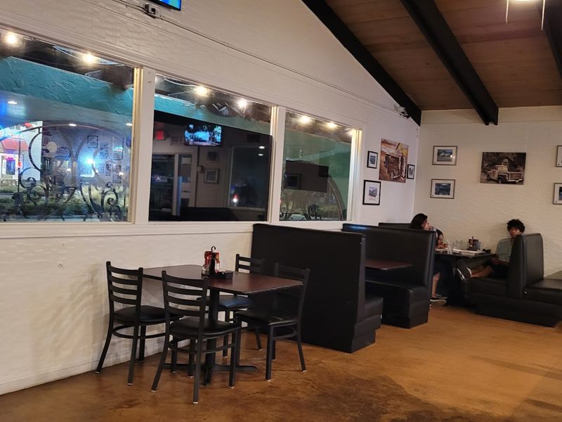 Scotts Diner interior
